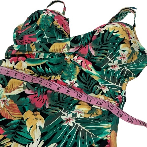 Coco Reef $156 Enrapture Underwire One Piece Swimsuit Passion Flower‎ 36C L 12 - Picture 7 of 12